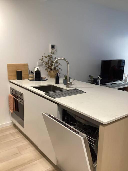 In The Heart Of Port Melbourne Apartment Luaran gambar