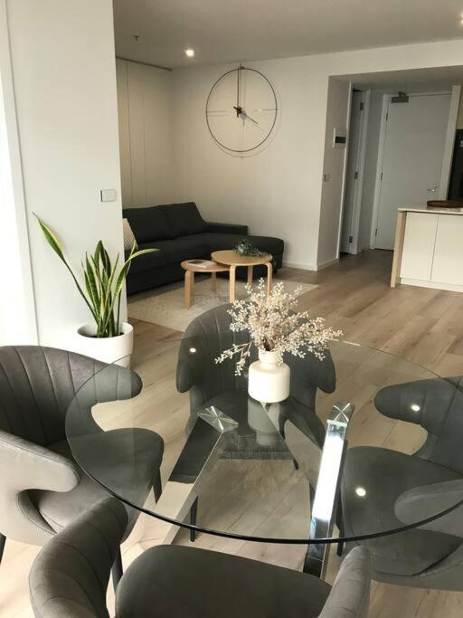 In The Heart Of Port Melbourne Apartment Luaran gambar