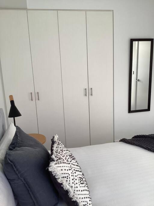 In The Heart Of Port Melbourne Apartment Luaran gambar
